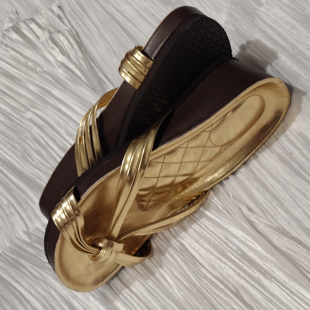 Sandals - Picture 2 of 4